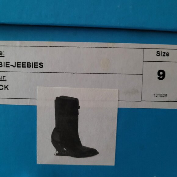 JOHN FLUEVOG has the HEEBIE JEEBIES size 9 black boots - Picture 6 of 10